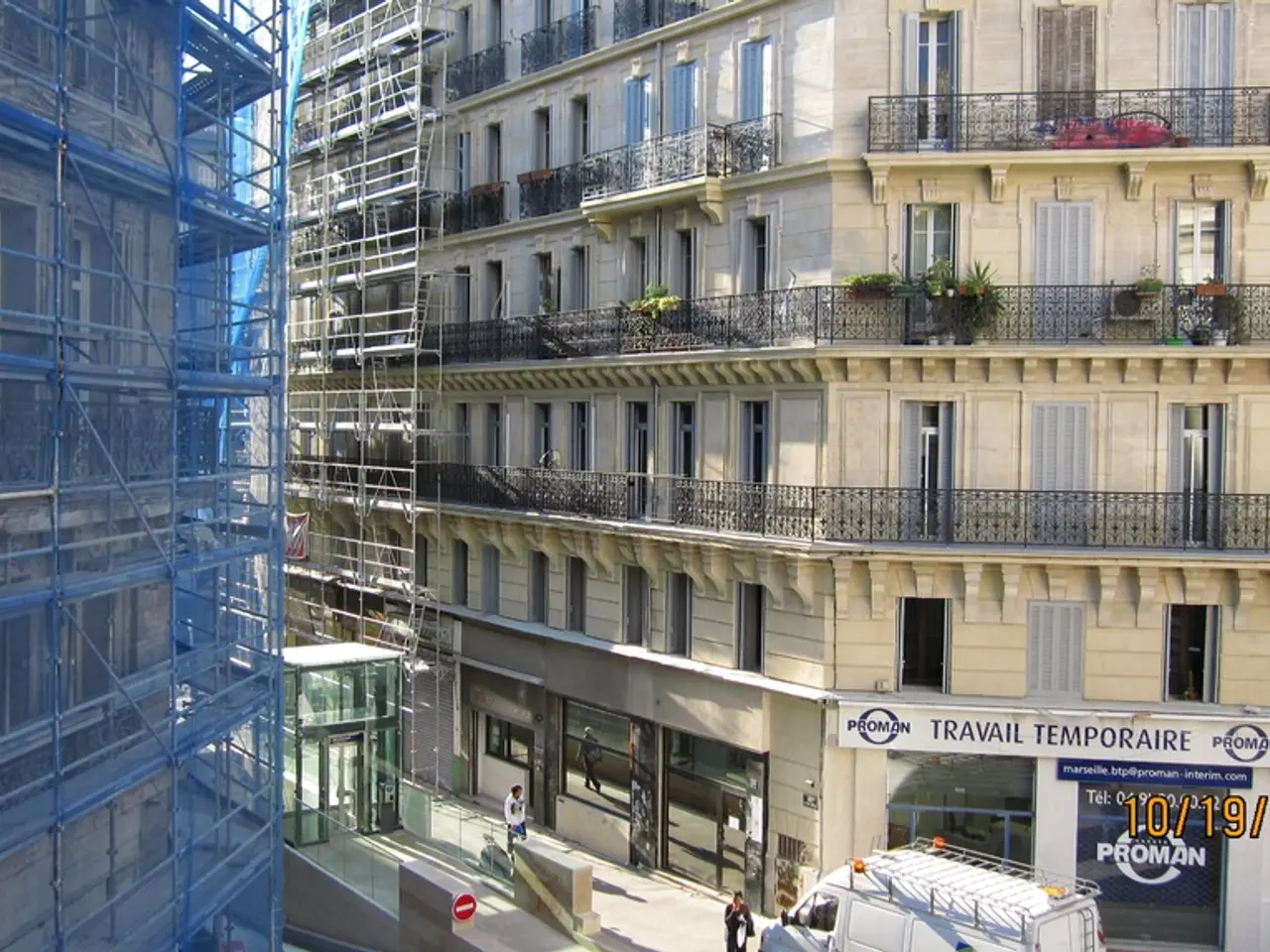 Increase in building permit approvals for residential structures persists.