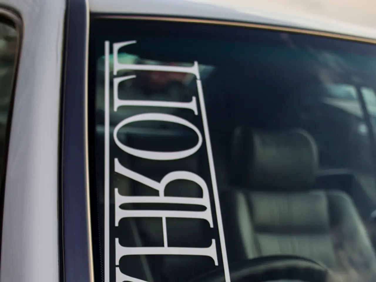 DIY Auto Glass Replacement: Is the Potential Danger Justified?
