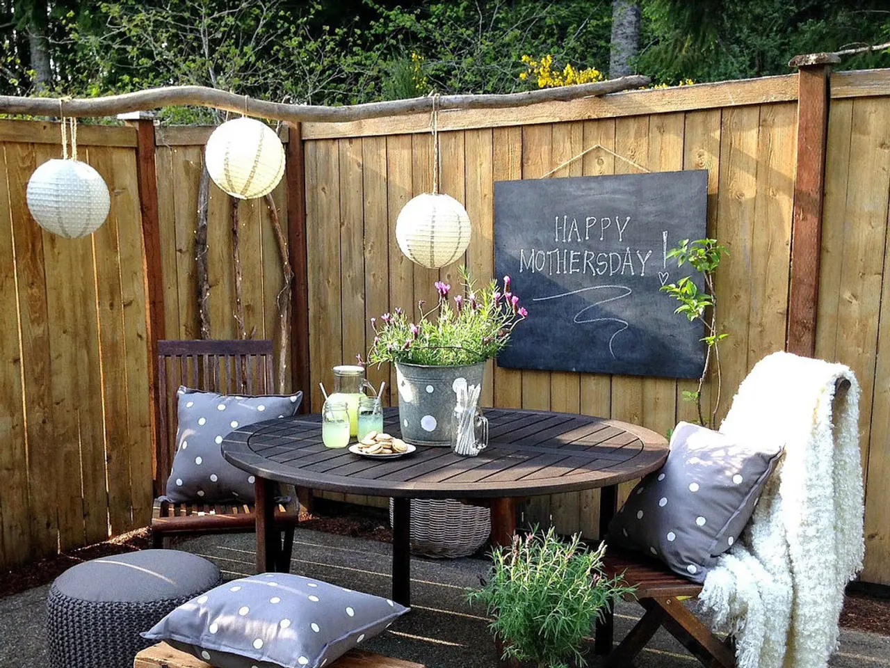 Balcony Solar Energy Storage Solutions: Exploring the Best Options for Your Private Power Plant