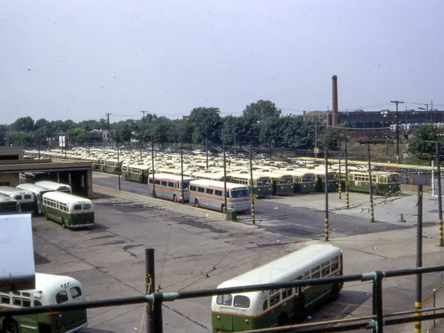 Airport commemorates three-decade anniversary of Express service operations