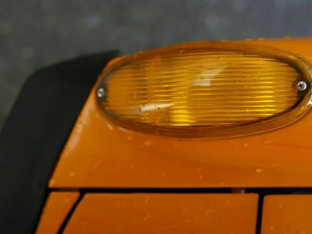 Reasons for Fading Car Headlights: Common Problems and Solutions