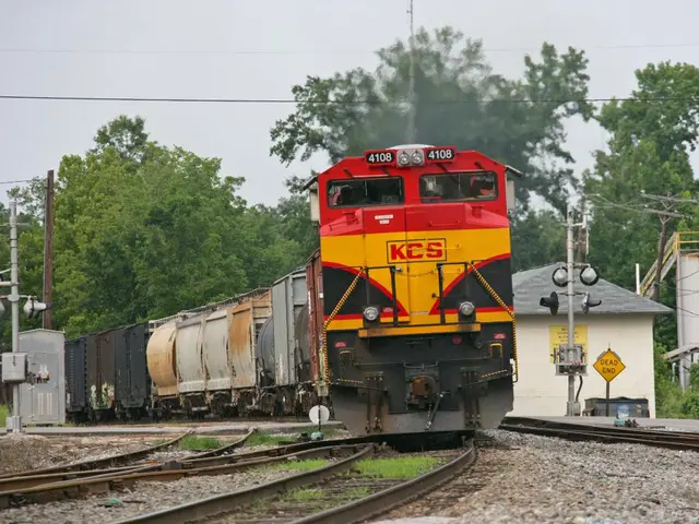 Rail service resumes between Bremen and Hamburg.