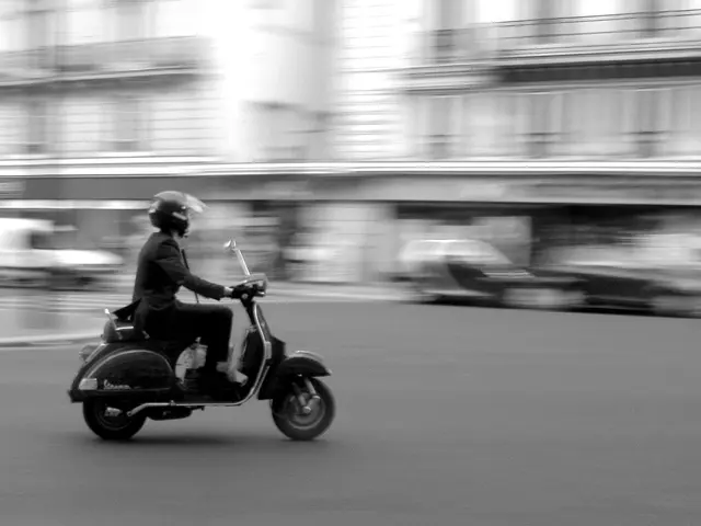 Rise in E-Scooter Mishaps: Approximately 12,000 Incidents Reported by 2024