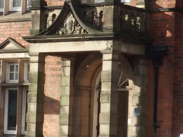 Mapping Key Figures: Ensuring Satisfaction Among Crucial Individuals