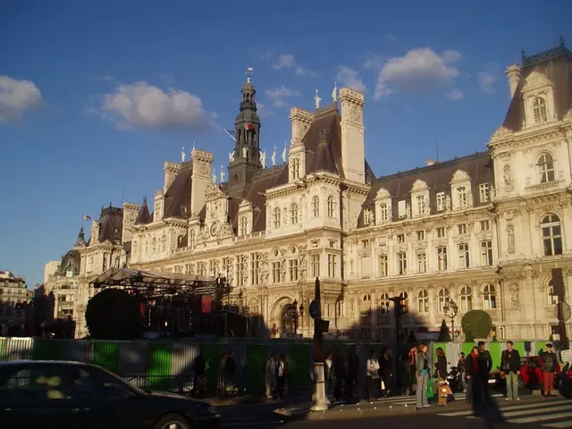 Ten Individuals Exerting Influence, Devoid of Official Political Roles, in Various Nations