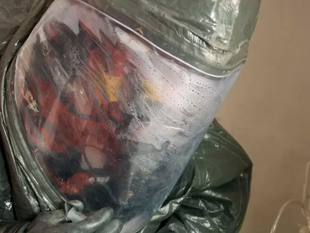 Müritz-Milch warehouse witnesses an acid accident resulting in severe injuries to two individuals.