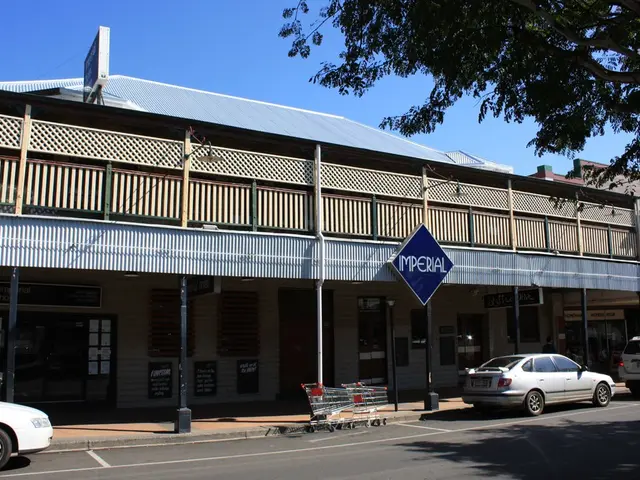 Expanded stations join the Left Bank itinerary.