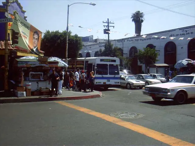 Road Closure Alert: Access Route from B9 to A48 Shut Down in Koblenz