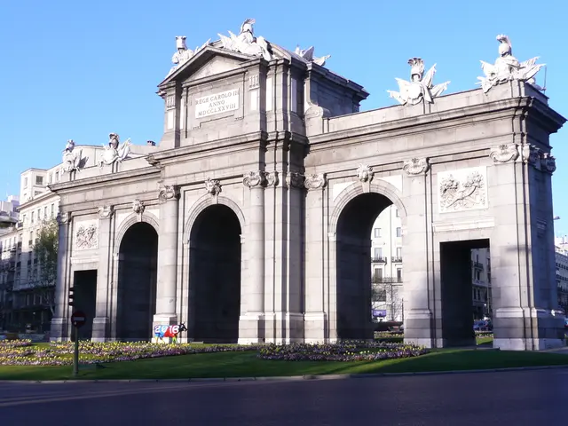 Is the construction of the "Olonholand" and Lens bridge both progressing slowly and costing a lot...